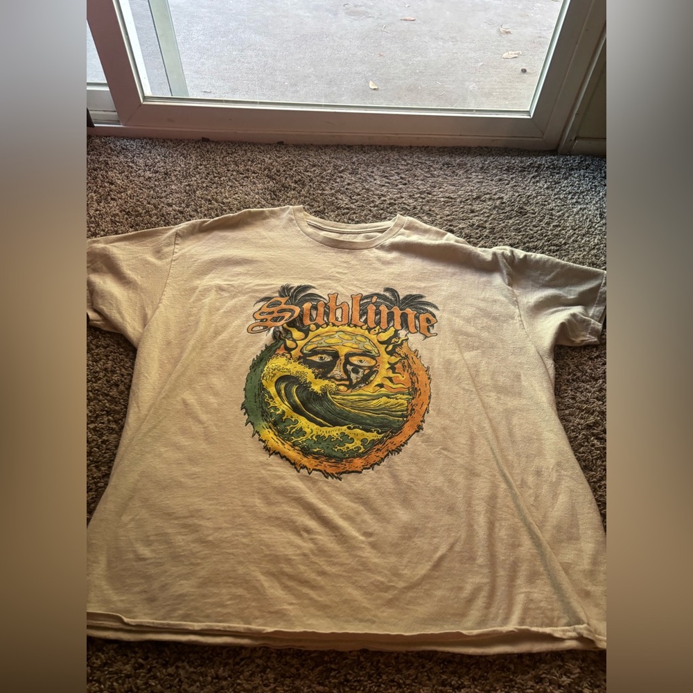 Cream Graphic Tee - Short Sleeve